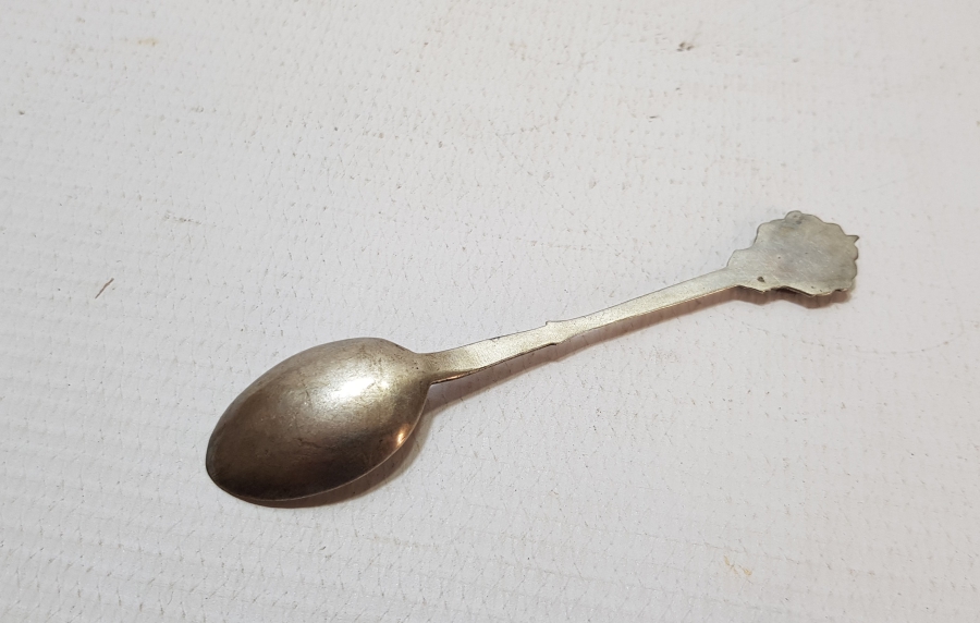 AY YILDIZ BAYRAKLI VE TÜRKİYE YAZILI MİNELİ GÜMÜŞ ÇAY KAŞIĞI