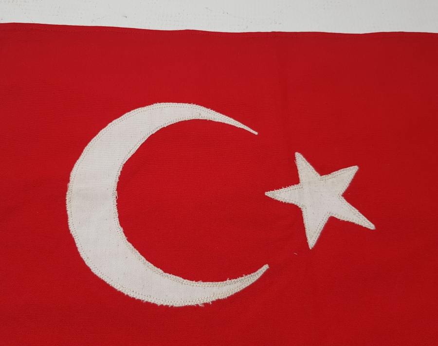 ANTİKA EL DİKİMİ BAYRAK