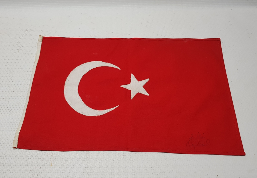 ANTİKA EL DİKİMİ BAYRAK