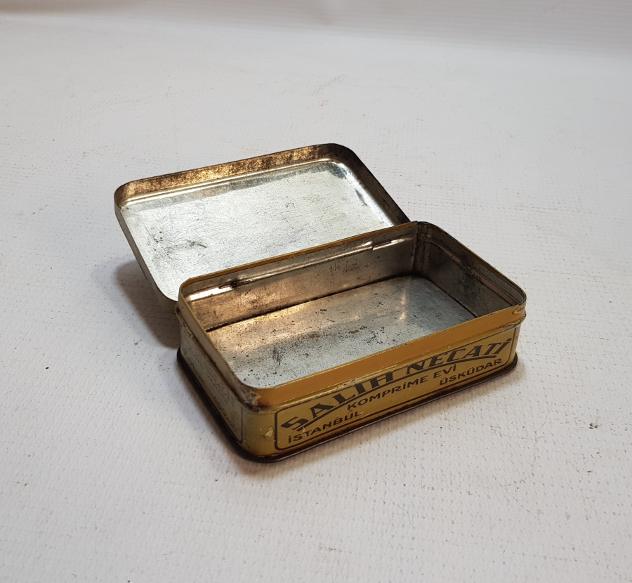 TIP TARİHİ: SALİH NECATİ İLAÇ KUTUSU