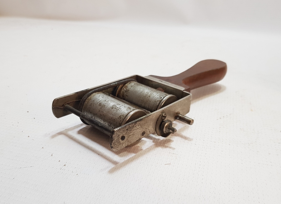 ANTİKA USTURA BİLEME ALETİ