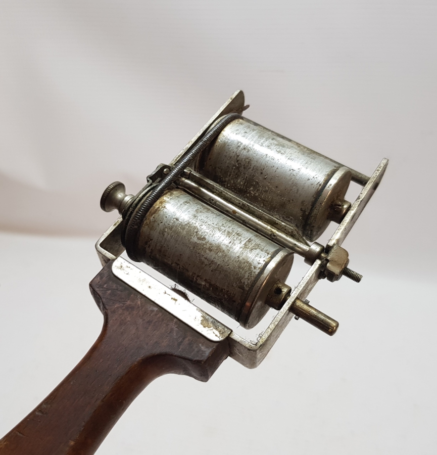 ANTİKA USTURA BİLEME ALETİ