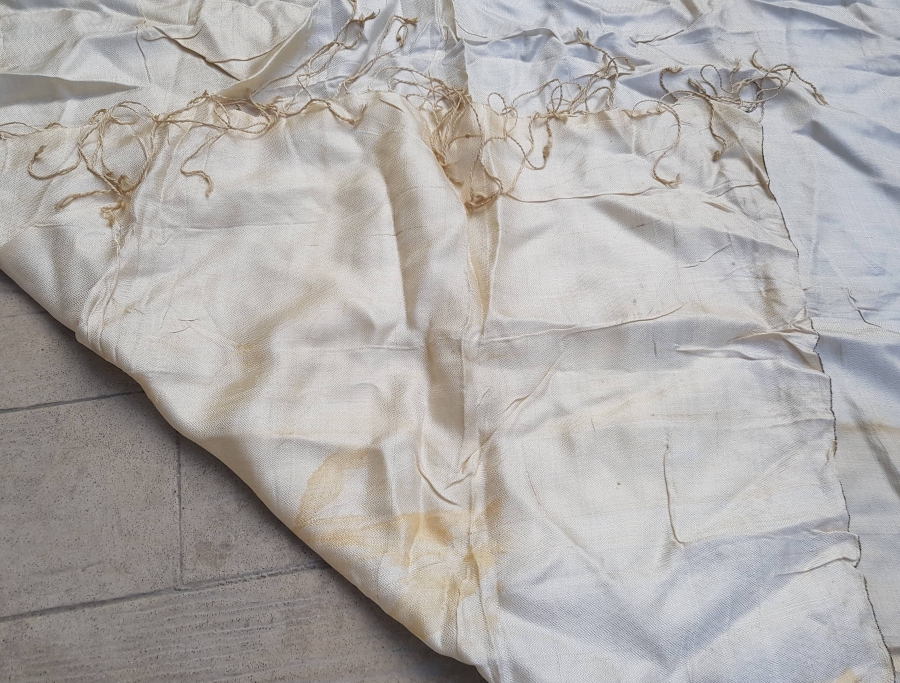 OSMANLI DÖNEMİ İPEKLİ MASA ÖRTÜSÜ