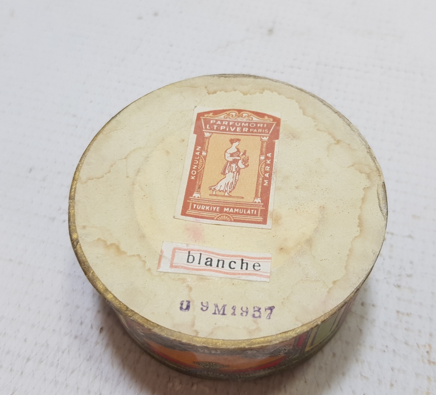 ANTİKA PUDRA KUTUSU