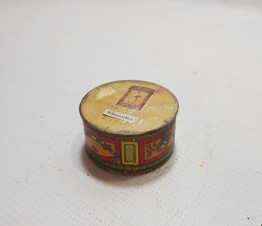 ANTİKA PUDRA KUTUSU