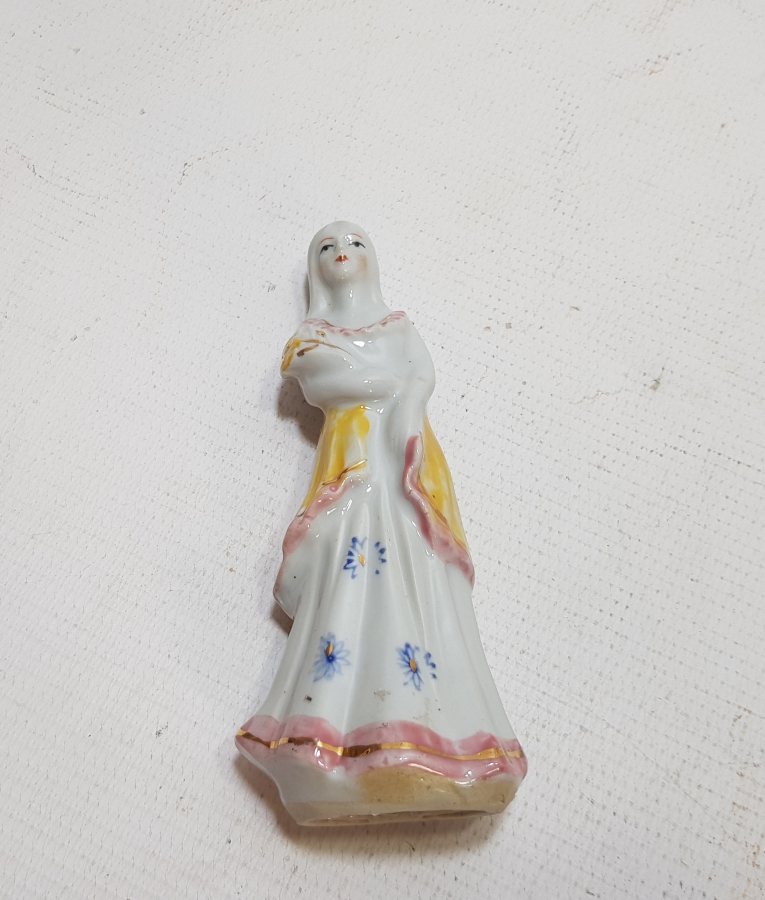 ANTİKA PORSELEN BİBLO