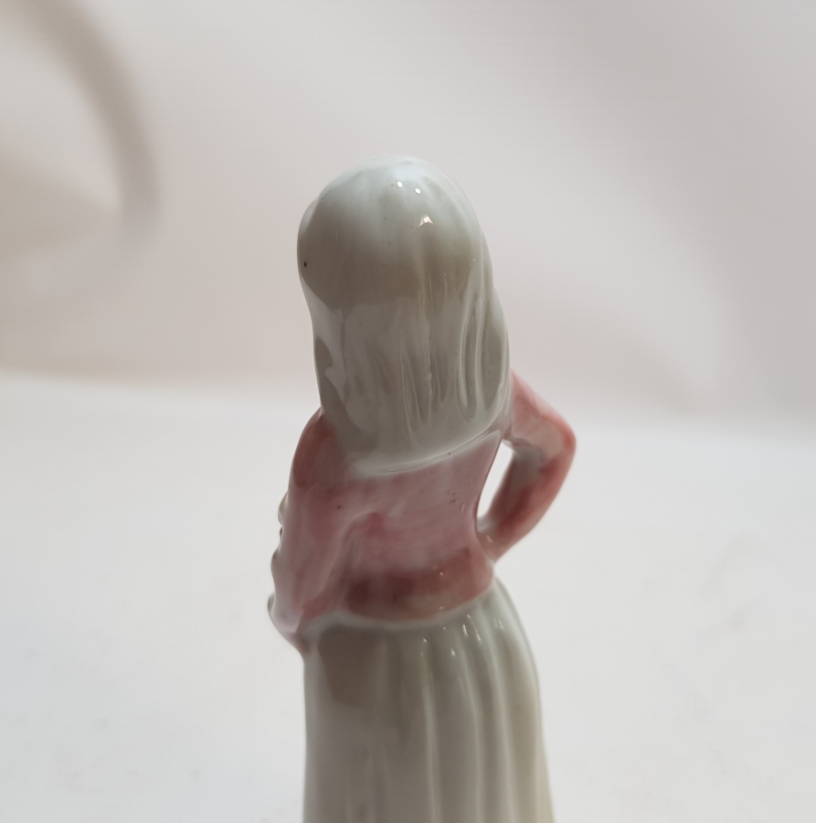 ANTİKA PORSELEN BİBLO