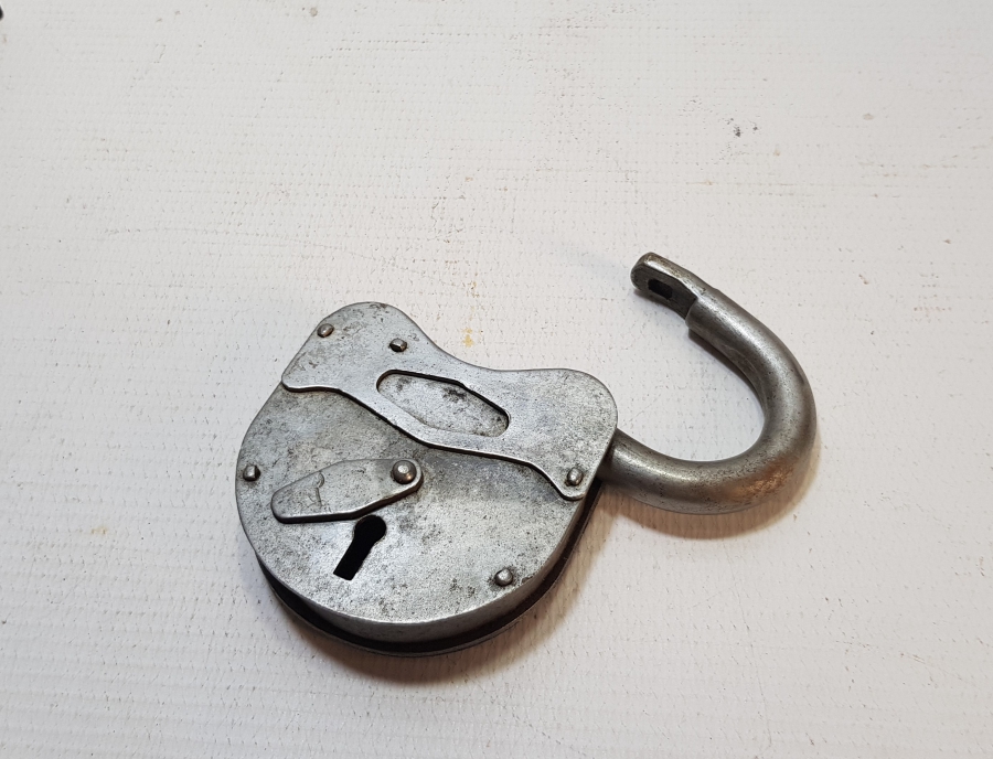 ÜZERİ OSMANLICA YAZILI OSMANLI DÖNEMİ BÜYÜK BOY KİLİT