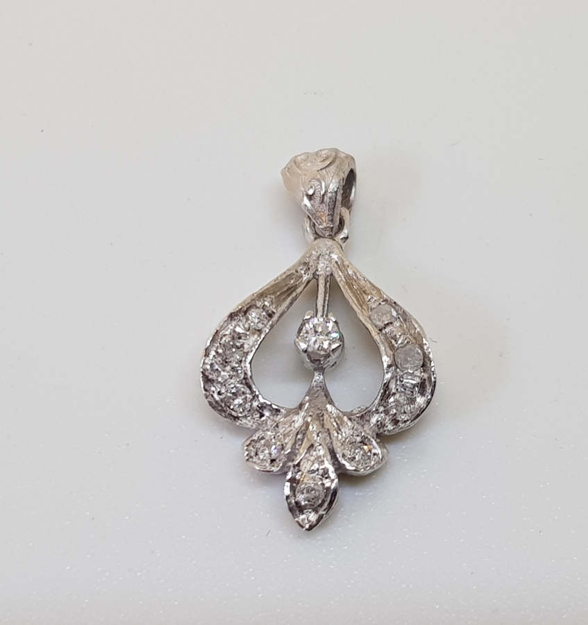 PIRLANTA VE ELMAS TAŞLI ÖZEL YAPIM KOLYE UCU