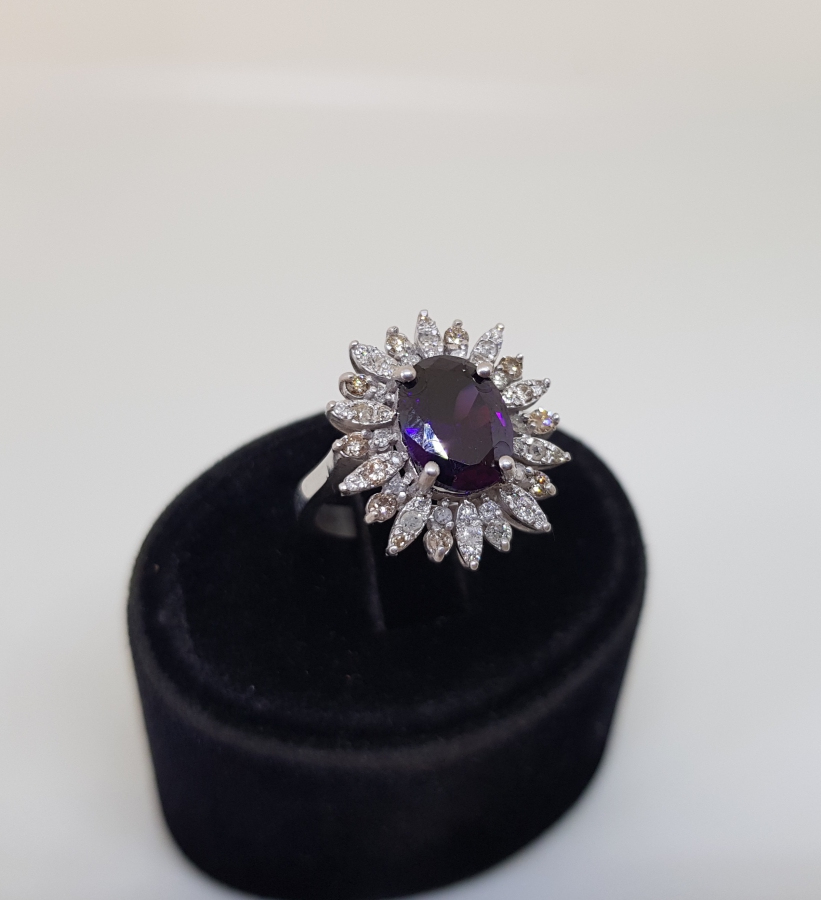 GÜNEŞ MODELİ SAFİR VE PIRLANTA TAŞLI YÜZÜK