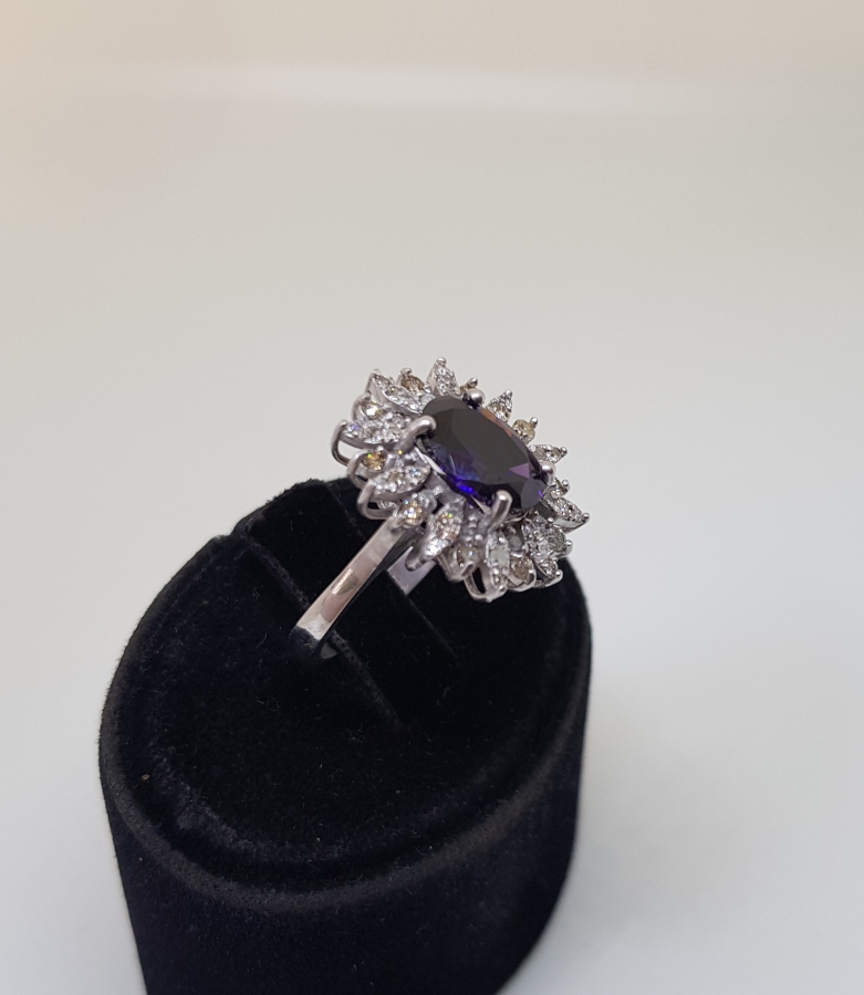 GÜNEŞ MODELİ SAFİR VE PIRLANTA TAŞLI YÜZÜK