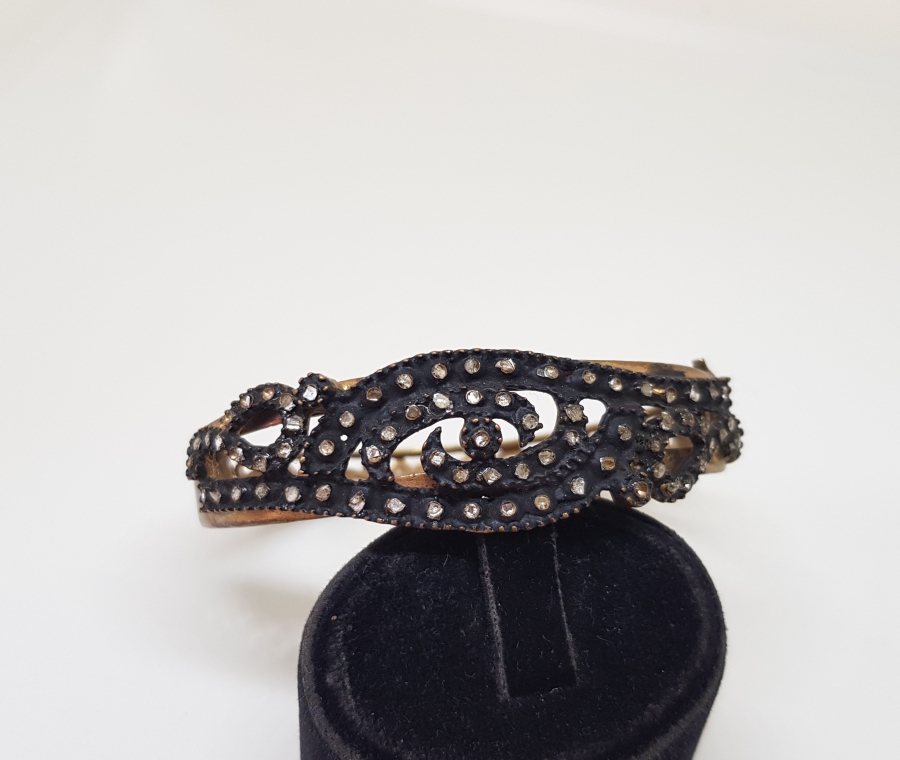 ELMAS TAŞLI ÖZEL YAPIM BİLEZİK