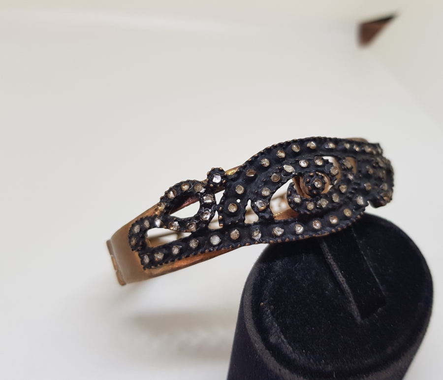 ELMAS TAŞLI ÖZEL YAPIM BİLEZİK