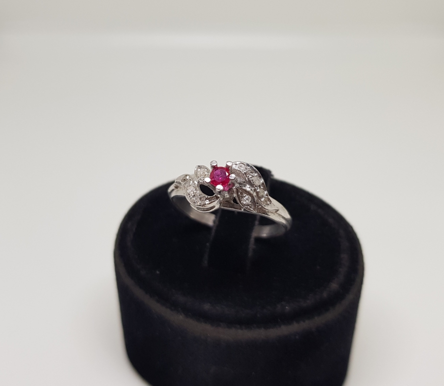 YAKUT VE PIRLANTA TAŞLI SALYANGOZ MODEL YÜZÜK