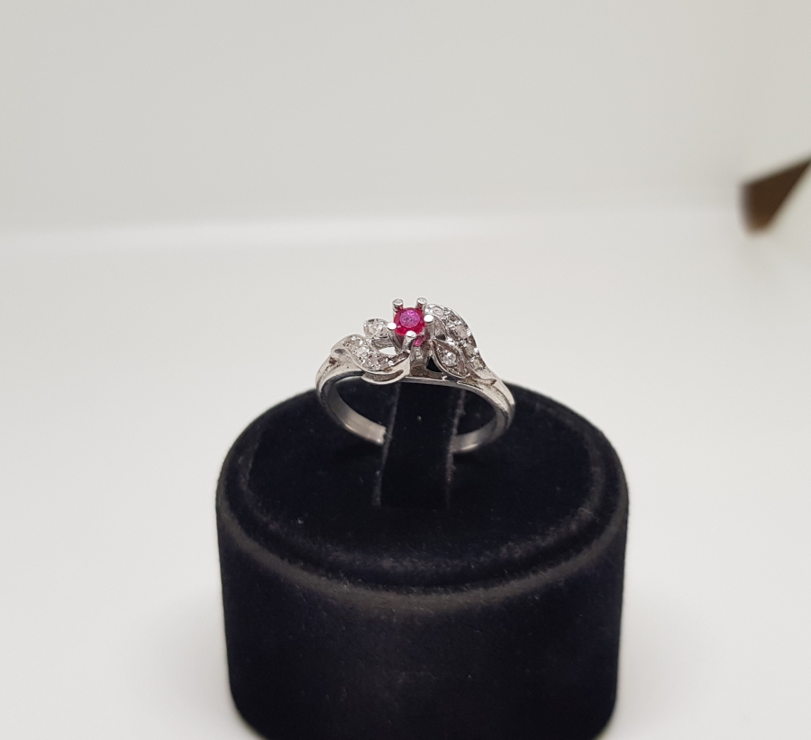 YAKUT VE PIRLANTA TAŞLI SALYANGOZ MODEL YÜZÜK