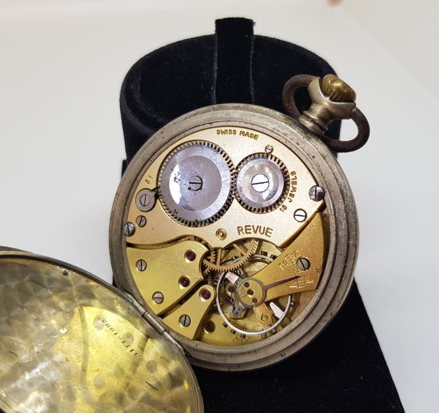 ÇİL KADRANLI REVUE MARKA İSVİÇRE YAPIMI CEP SAATİ