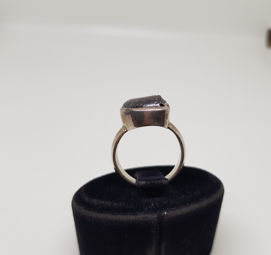 ÜZERİ FOSİLLİ ÖZEL YAPIM GÜMÜŞ AVRUPA YÜZÜK