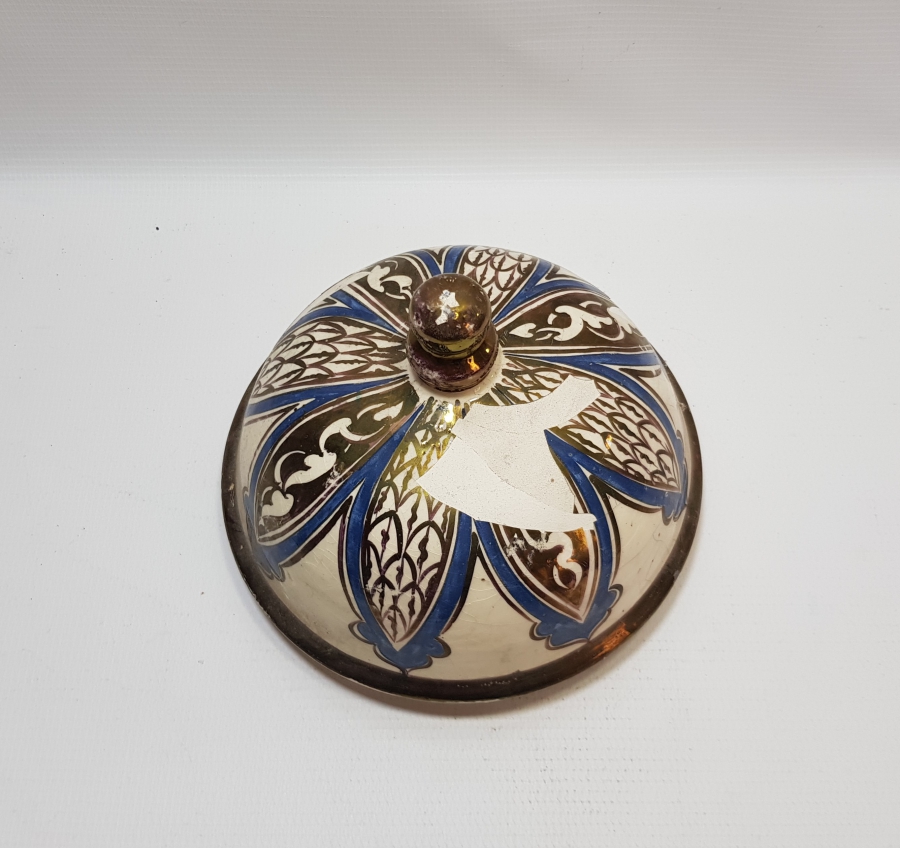 NADİR FORMDA EL BOYAMA İŞÇİLİKLİ 1800 BAŞLARI BÜYÜK BOY KÜTAHYA TOPRAK LENGER KAPAĞI