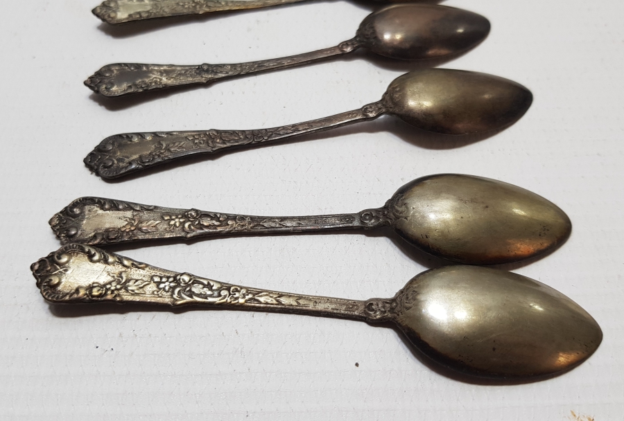 ORİJİNAL KUTUSUNDA ANTİKA GÜMÜŞ TATLI KAŞIĞI TAKIMI