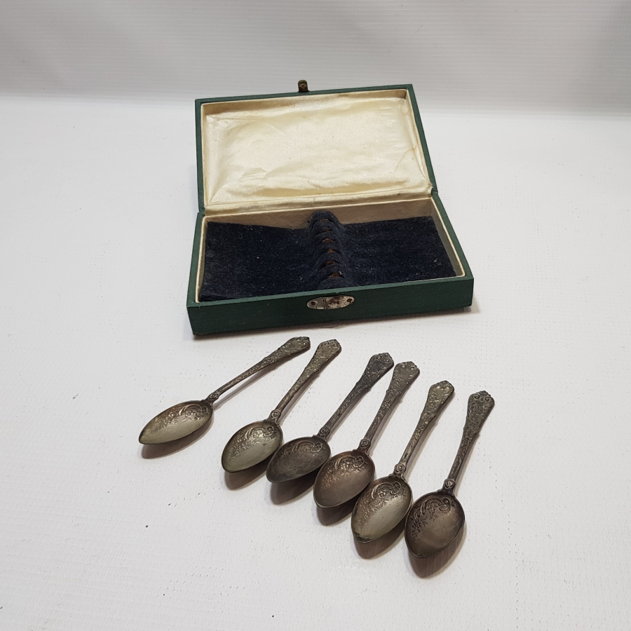 ORİJİNAL KUTUSUNDA ANTİKA GÜMÜŞ TATLI KAŞIĞI TAKIMI