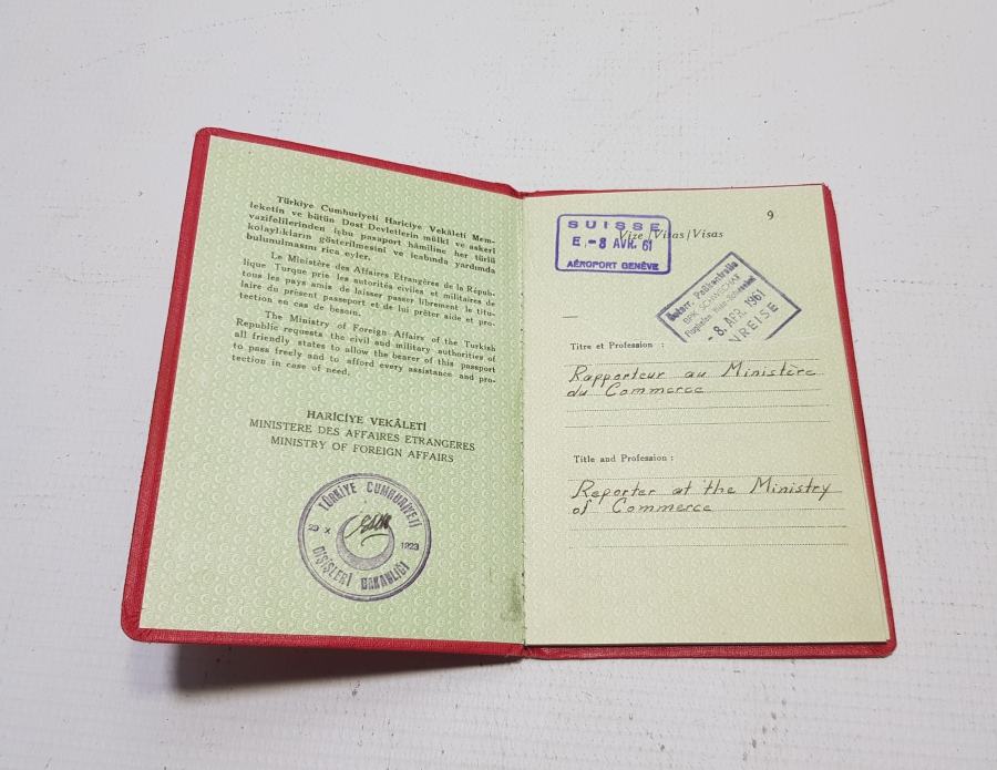 1960LARDAN NADİR DİPLOMATİK PASAPORT