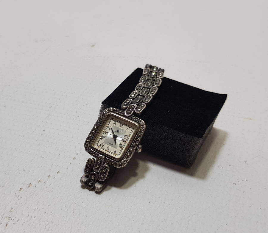 MARGAZİT TAŞLI GÜMÜŞ KOL SAATİ