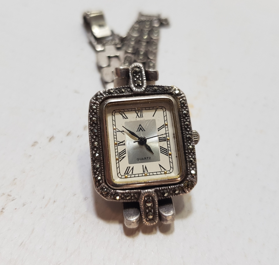 MARGAZİT TAŞLI GÜMÜŞ KOL SAATİ