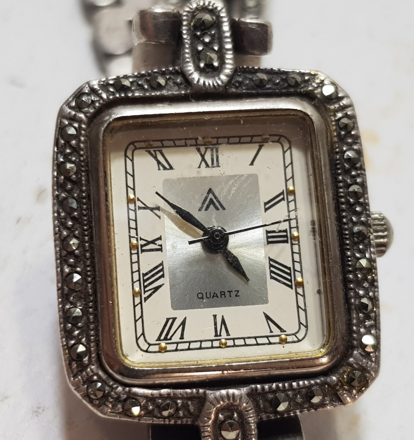 MARGAZİT TAŞLI GÜMÜŞ KOL SAATİ