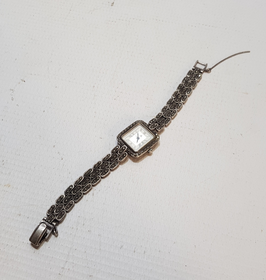 MARGAZİT TAŞLI GÜMÜŞ KOL SAATİ