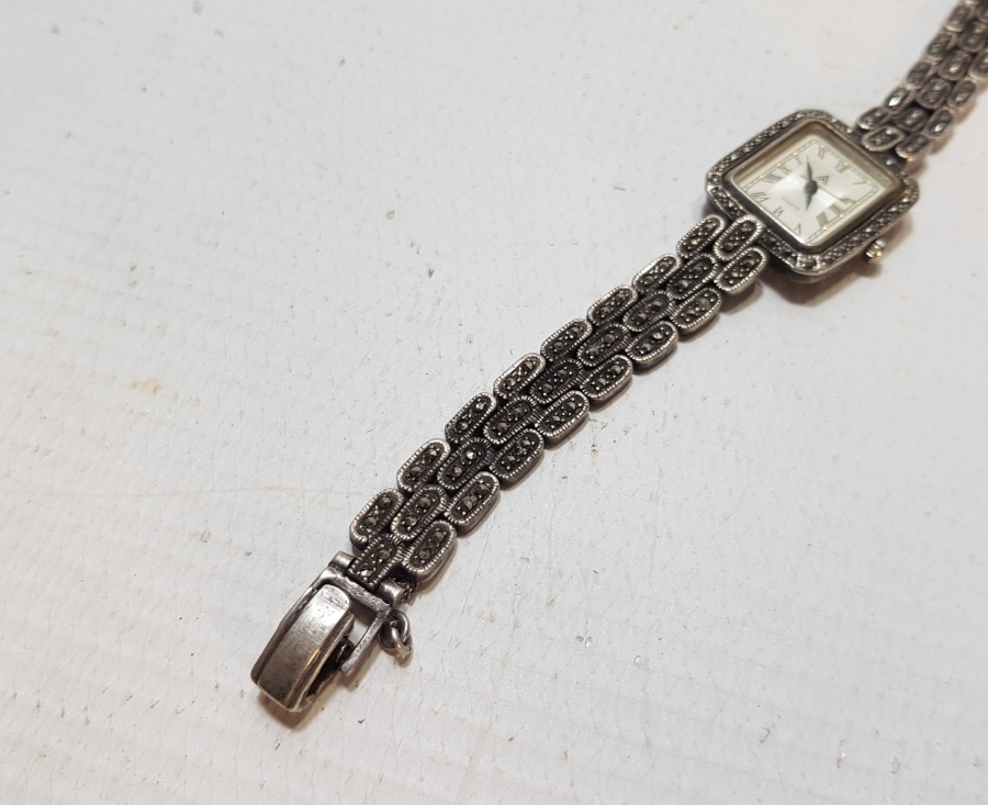 MARGAZİT TAŞLI GÜMÜŞ KOL SAATİ