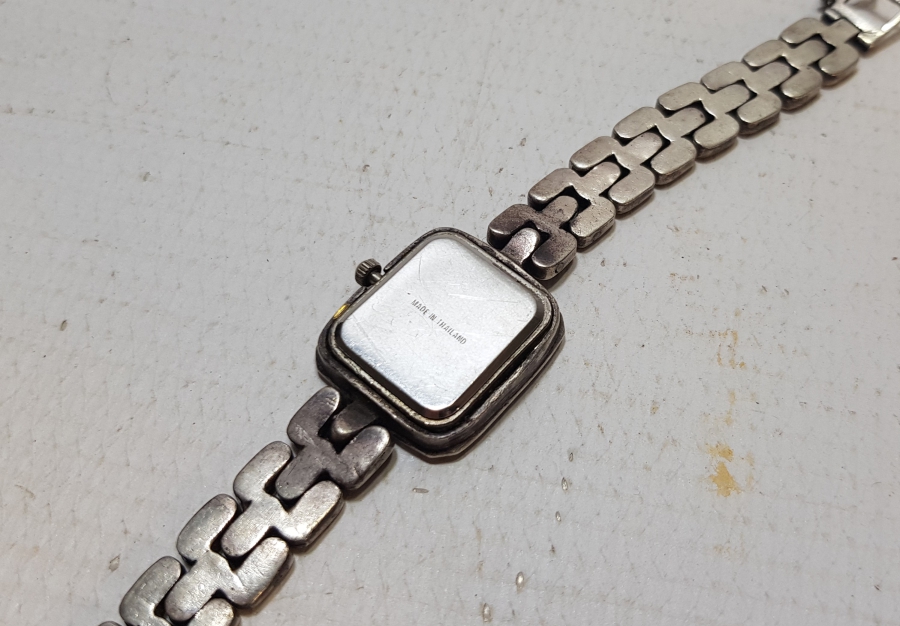 MARGAZİT TAŞLI GÜMÜŞ KOL SAATİ