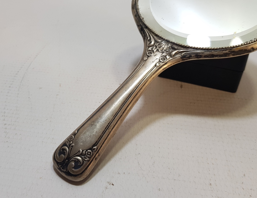 KABARTMA İŞÇİLİKLİ ANTİKA GÜMÜŞ BÜYÜK BOY EL AYNASI