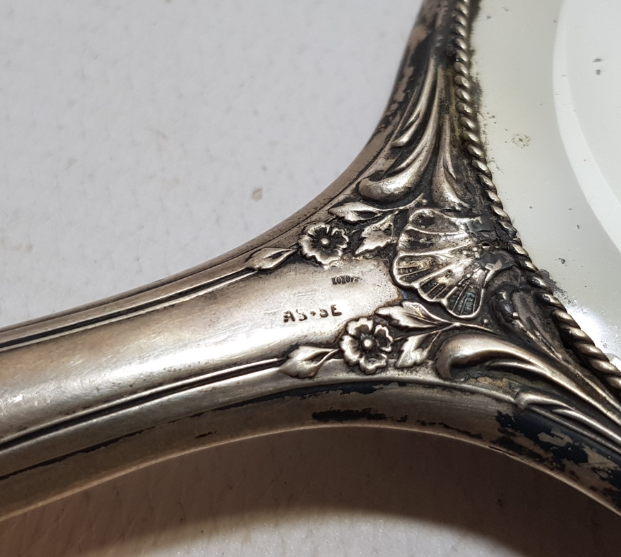 KABARTMA İŞÇİLİKLİ ANTİKA GÜMÜŞ BÜYÜK BOY EL AYNASI