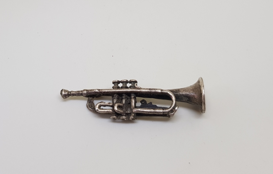 TROMPET FORMUNDA YAPILMIŞ GÜMÜŞ KOLYE UCU