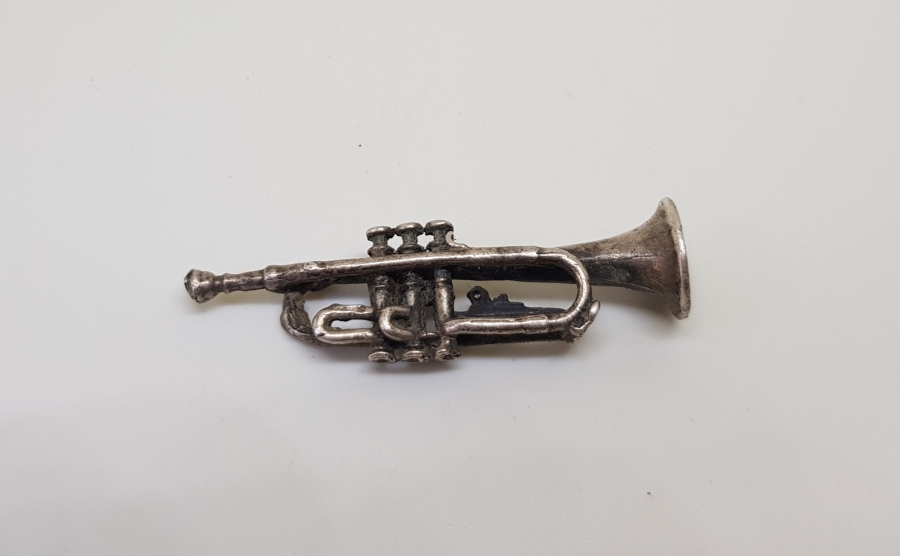 TROMPET FORMUNDA YAPILMIŞ GÜMÜŞ KOLYE UCU