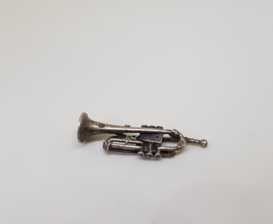 TROMPET FORMUNDA YAPILMIŞ GÜMÜŞ KOLYE UCU