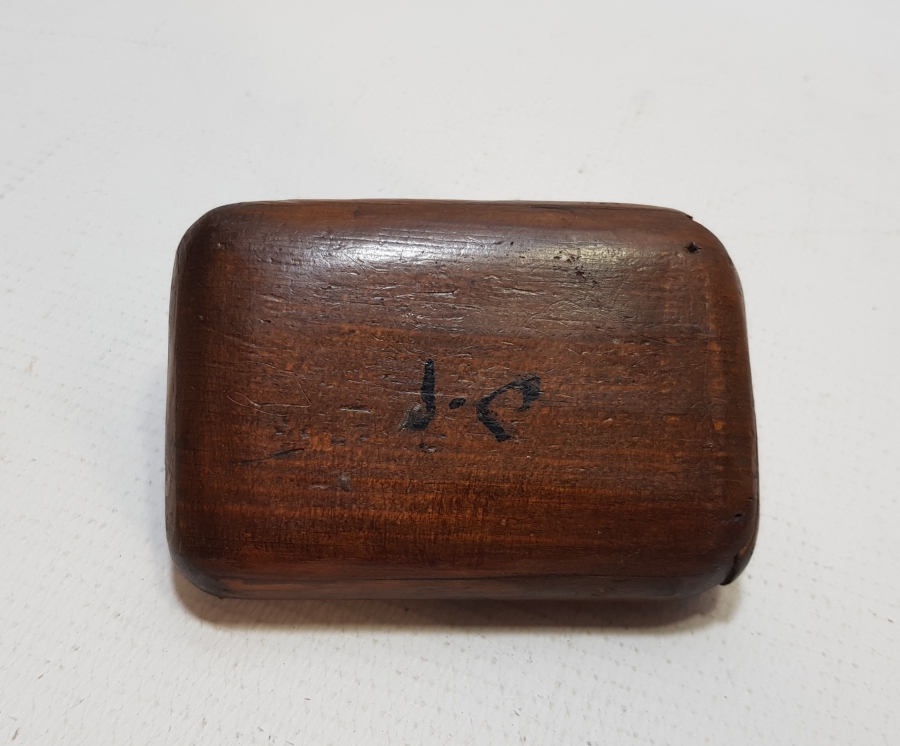 ÜZERİ OSMANLICA YAZILI OSMANLI DÖNEMİ AHŞAP SİGARA TABAKASI