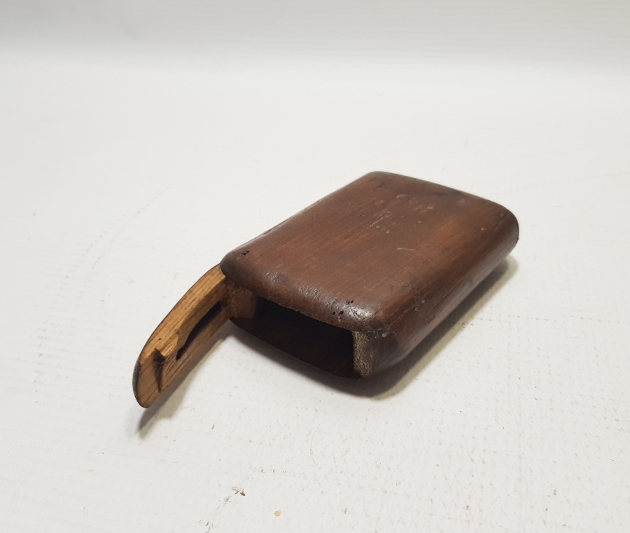 ÜZERİ OSMANLICA YAZILI OSMANLI DÖNEMİ AHŞAP SİGARA TABAKASI