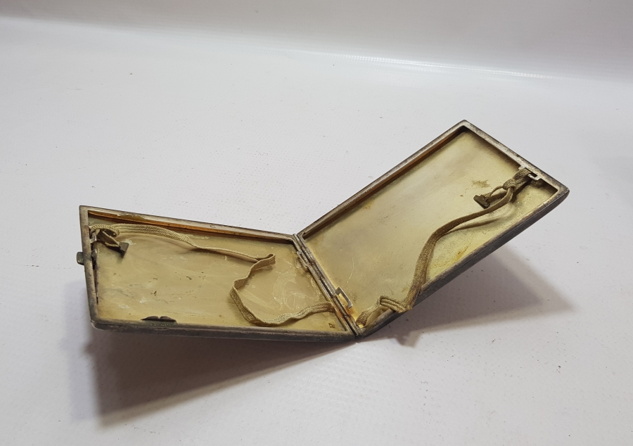 MİNE İŞÇİLİKLİ BÜYÜK BOY ANTİKA GÜMÜŞ SİGARA TABAKASI