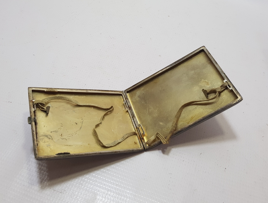 MİNE İŞÇİLİKLİ BÜYÜK BOY ANTİKA GÜMÜŞ SİGARA TABAKASI