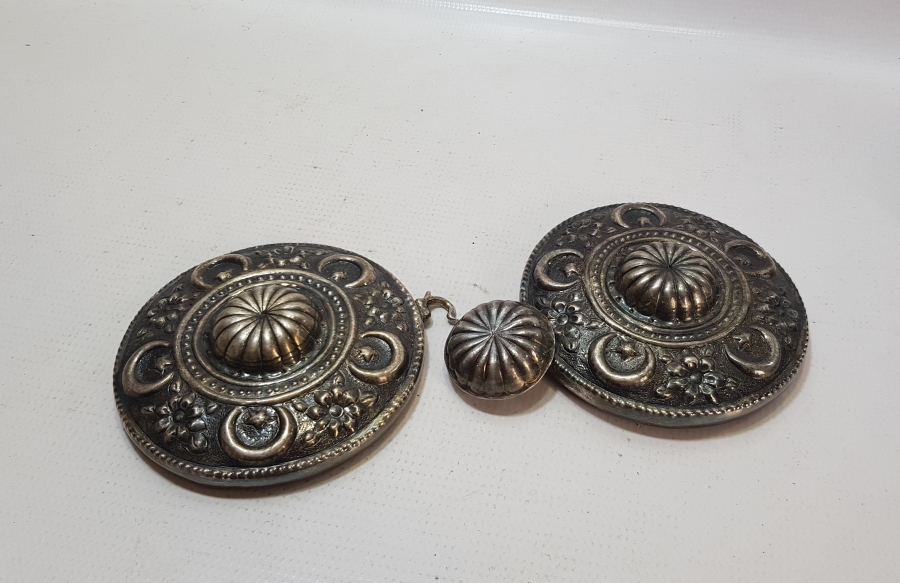 OSMANLI DÖNEMİ KABARTMA İŞÇİLİKLİ VE ÜZERİ AY YILDIZLI GELİN KEMERİ