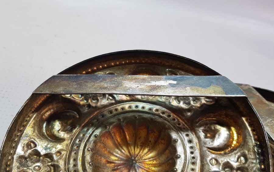 OSMANLI DÖNEMİ KABARTMA İŞÇİLİKLİ VE ÜZERİ AY YILDIZLI GELİN KEMERİ