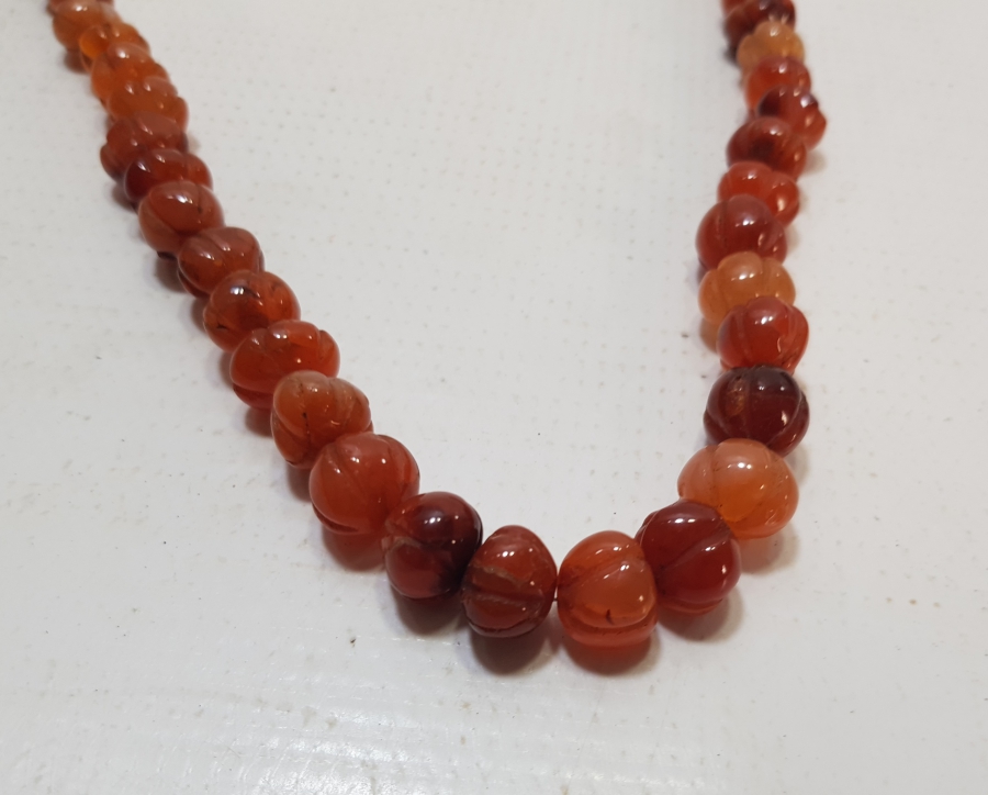 DERVİŞ SİKKESİ FORMUNDA KESİLMİŞ OSMANLI DÖNEMİ KAVUKLU AKİK GERDANLIK