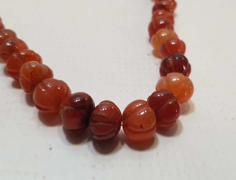 DERVİŞ SİKKESİ FORMUNDA KESİLMİŞ OSMANLI DÖNEMİ KAVUKLU AKİK GERDANLIK