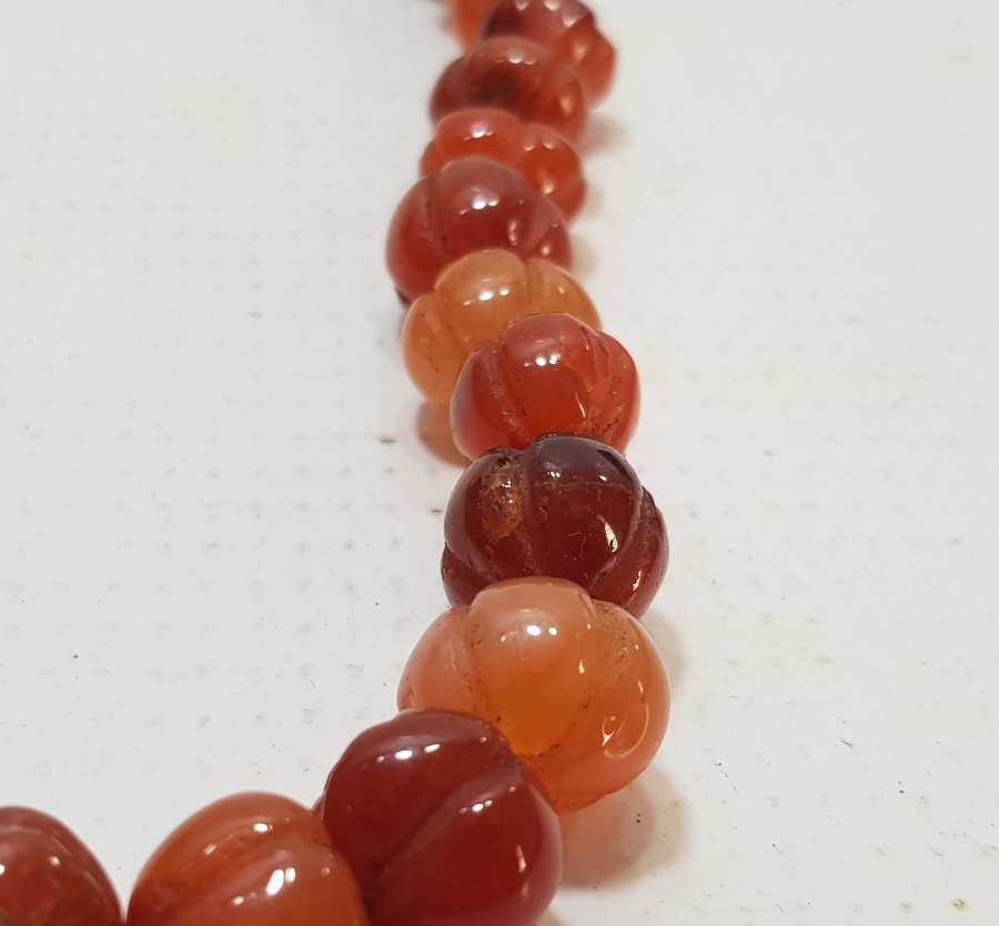 DERVİŞ SİKKESİ FORMUNDA KESİLMİŞ OSMANLI DÖNEMİ KAVUKLU AKİK GERDANLIK