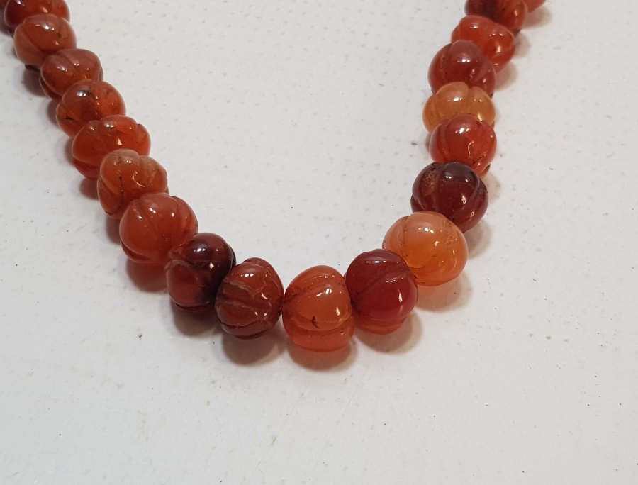 DERVİŞ SİKKESİ FORMUNDA KESİLMİŞ OSMANLI DÖNEMİ KAVUKLU AKİK GERDANLIK