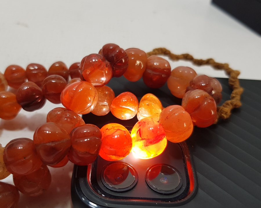 DERVİŞ SİKKESİ FORMUNDA KESİLMİŞ OSMANLI DÖNEMİ KAVUKLU AKİK GERDANLIK