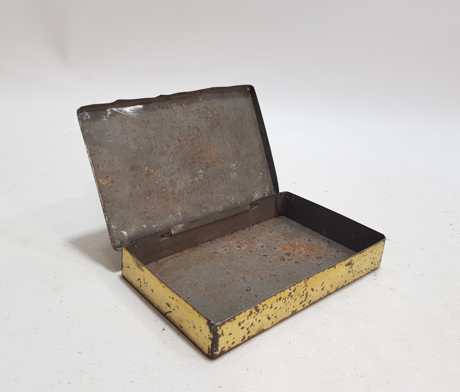 ÜZERİ OSMANLICA YAZILI YÜKSEK KONDİSYONDA OSMANLI DÖNEMİ METAL SİGARA TABAKASI