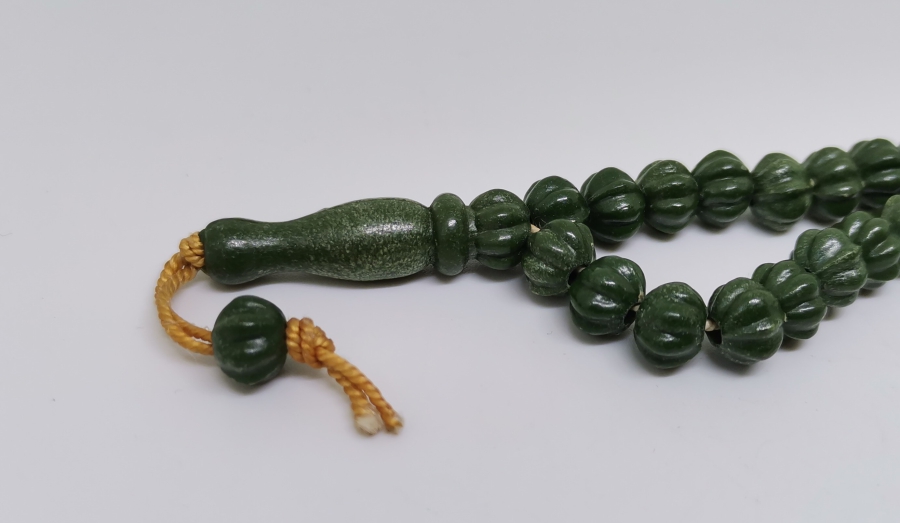 MİSK-İ AMBER NAMAZ TESPİHİ FORMUNDA YAPILMIŞ 99LUK ANTİKA PLASTİK TESPİH