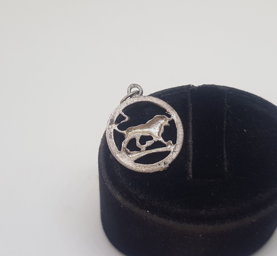 ANTİKA GÜMÜŞ BURÇ KOLYESİ